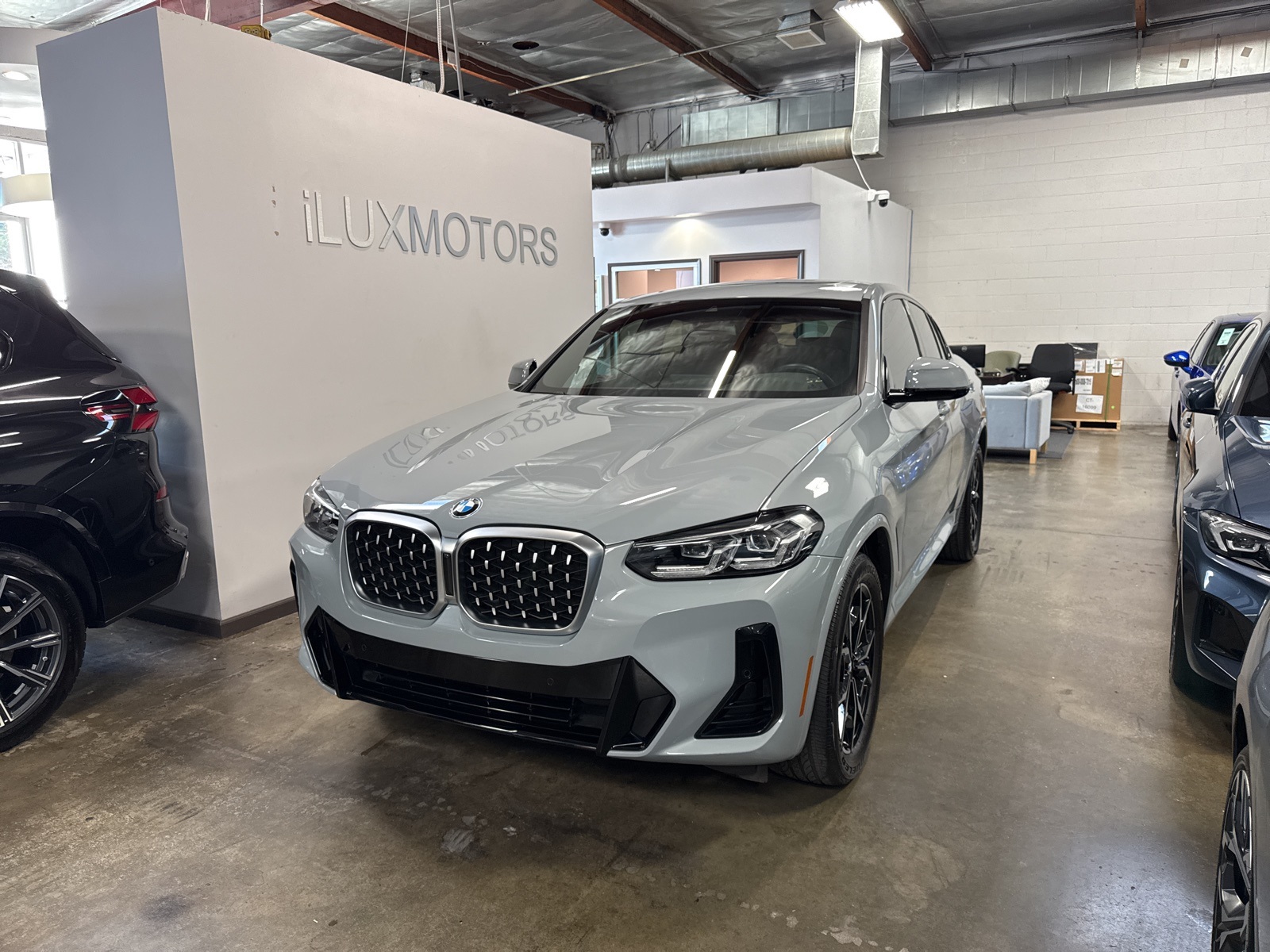 2023 BMW X4 30i's photo
