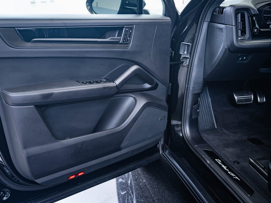 2024 Porsche Cayenne Coupe Turbo GT photo 16