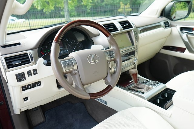 2014 Lexus GX 460 Luxury photo 3