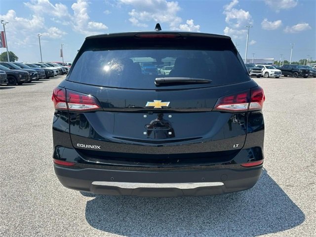 2023 Chevrolet Equinox LT photo 2