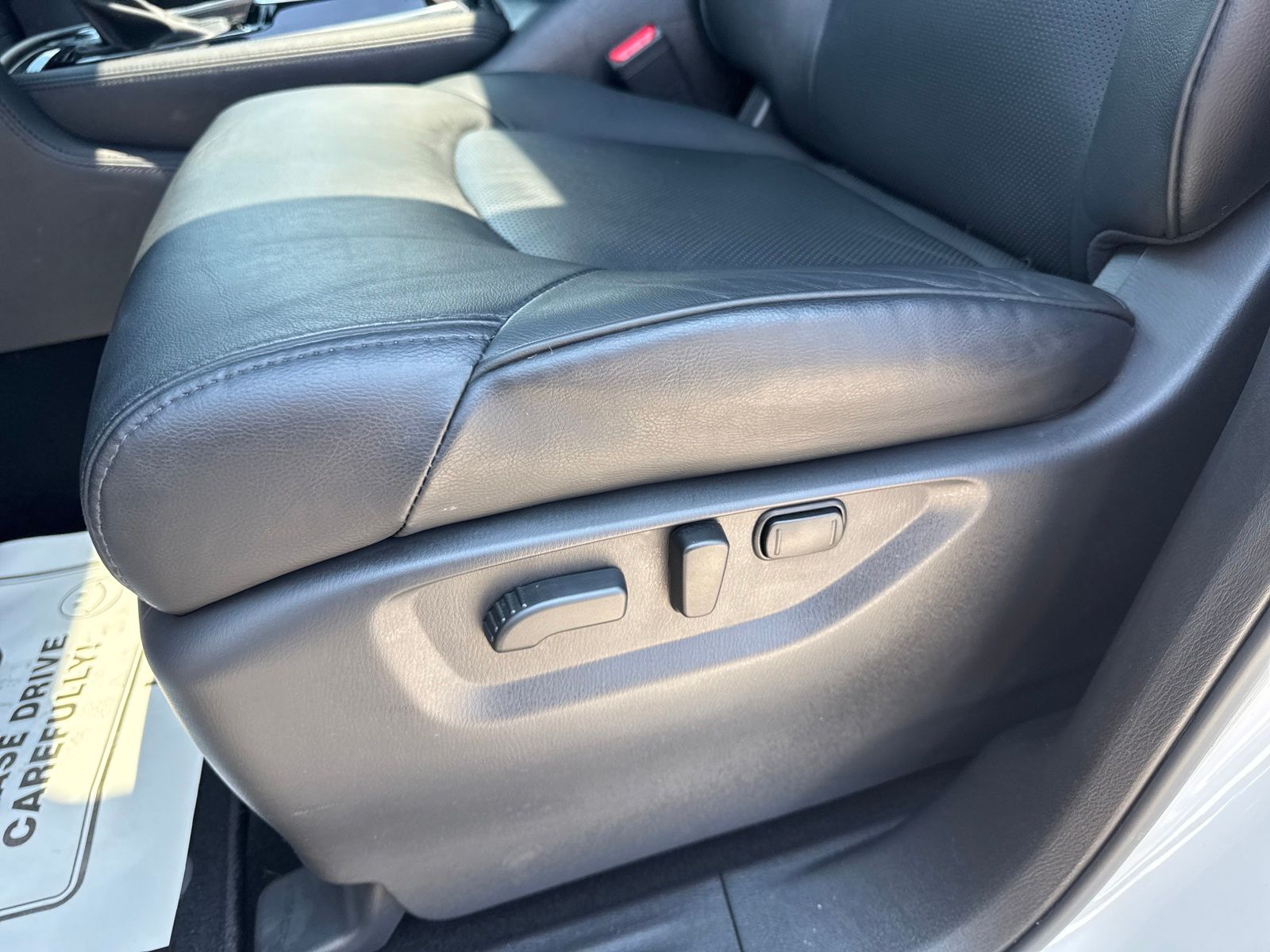 2024 Nissan Armada SL photo 23