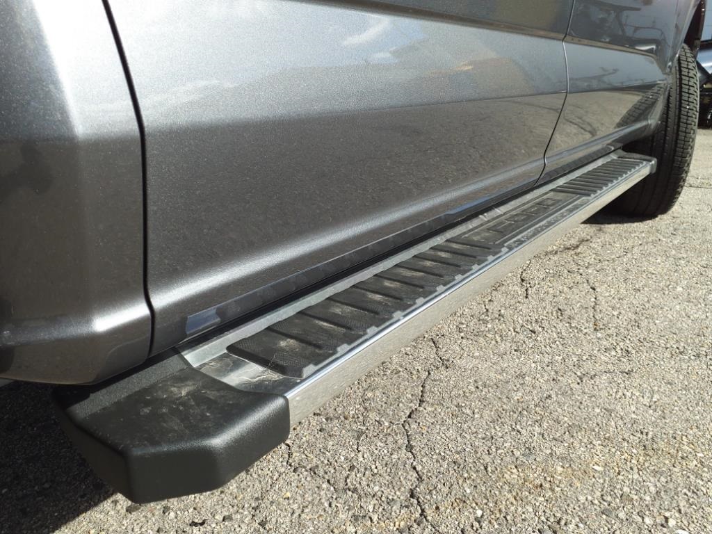 New 2024 Carbonized Gray Metallic Ford XLT image 8