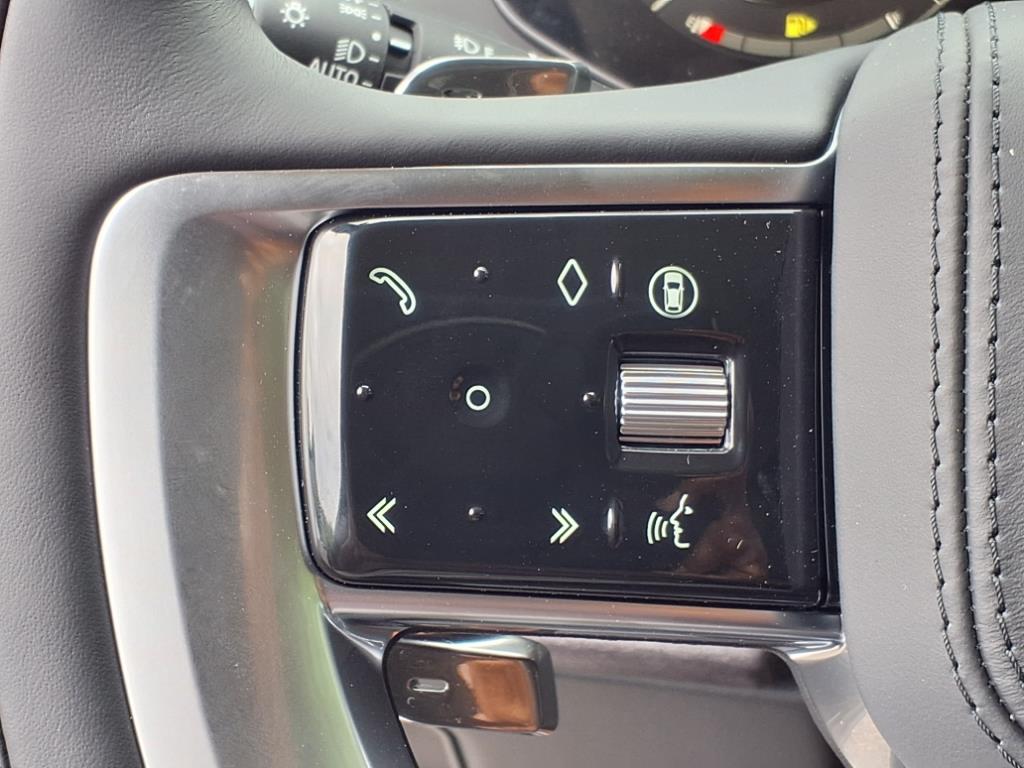 2025 Land Rover Range Rover SE photo 15