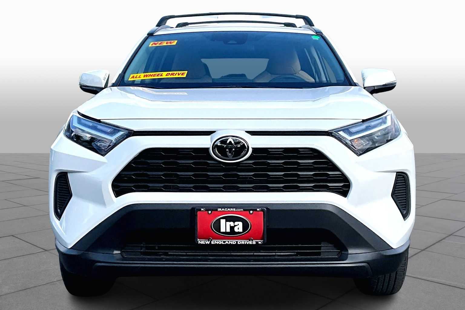 2025 Toyota RAV4 XLE photo 3