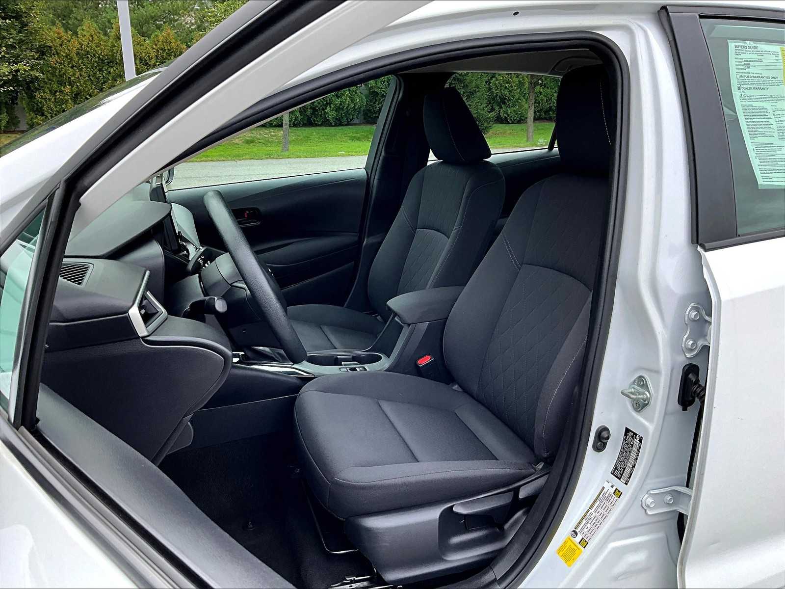 2023 Toyota Corolla LE photo 10