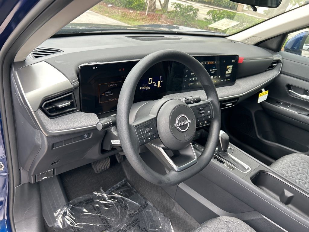 2025 Nissan Kicks SV photo 13