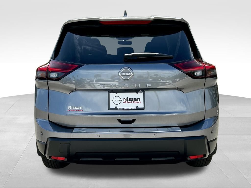 2025 Nissan Rogue SV photo 4