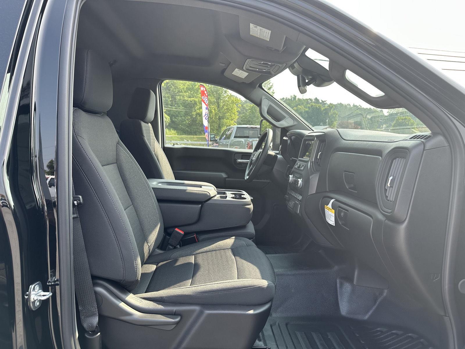 2025 Gmc Sierra 2500 HD Pro photo 11