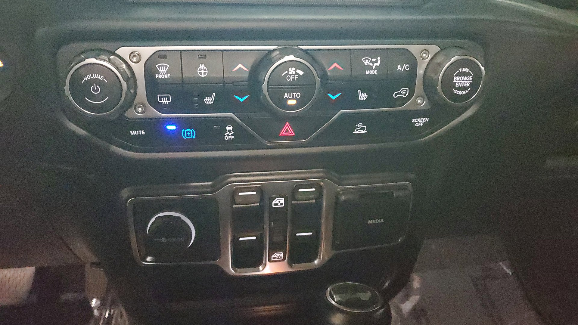 2021 Jeep Wrangler Unlimited Sahara 4xe photo 26