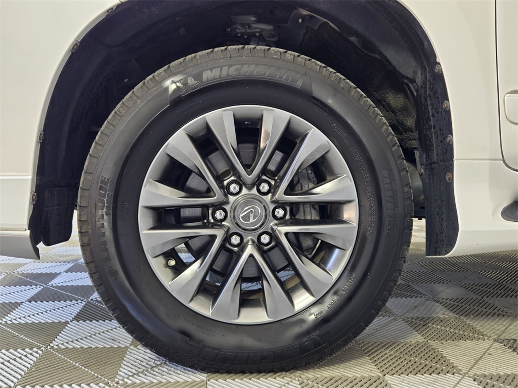 2019 Lexus GX 460 Luxury photo 3