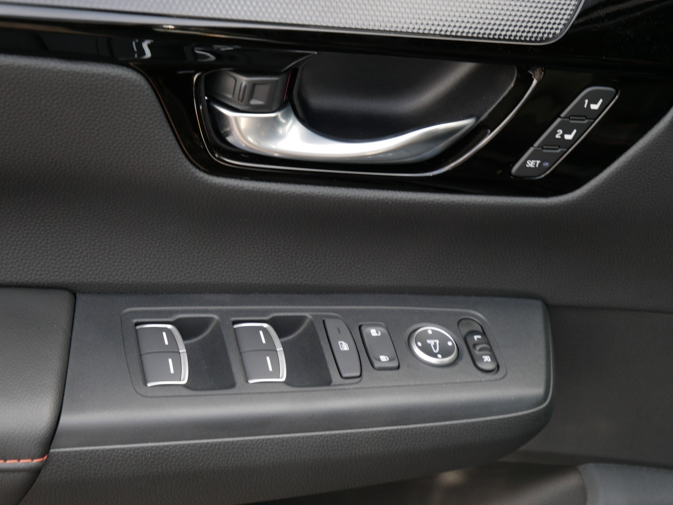 2025 Honda CR-V Hybrid Sport Touring photo 16