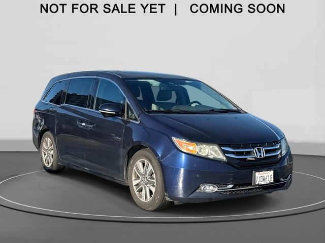 2015 Honda Odyssey Touring's photo