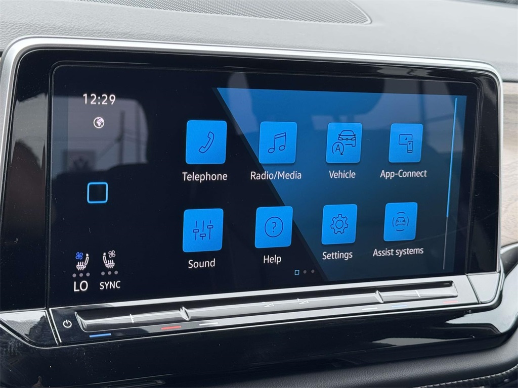 2024 Volkswagen Atlas SE Technology photo 3