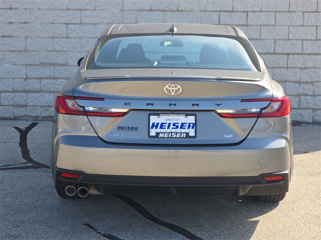 2025 Toyota Camry SE photo 7