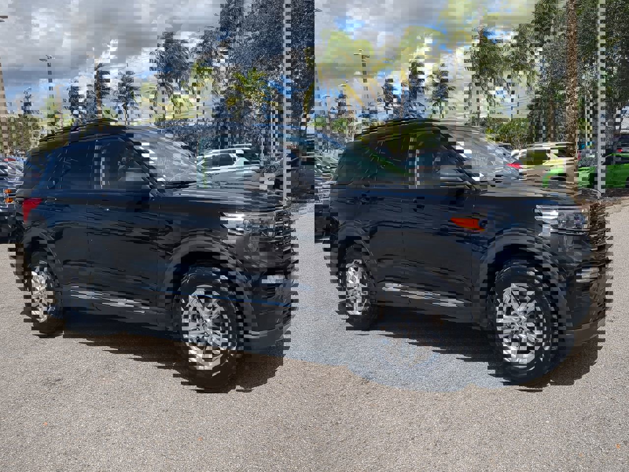 2022 Ford Explorer XLT photo 2