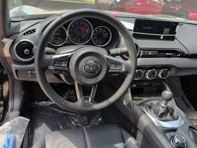 2025 Mazda MX-5 Miata Miata RF Grand Touring photo 4