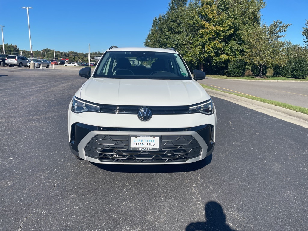 2025 Volkswagen Taos S photo 3