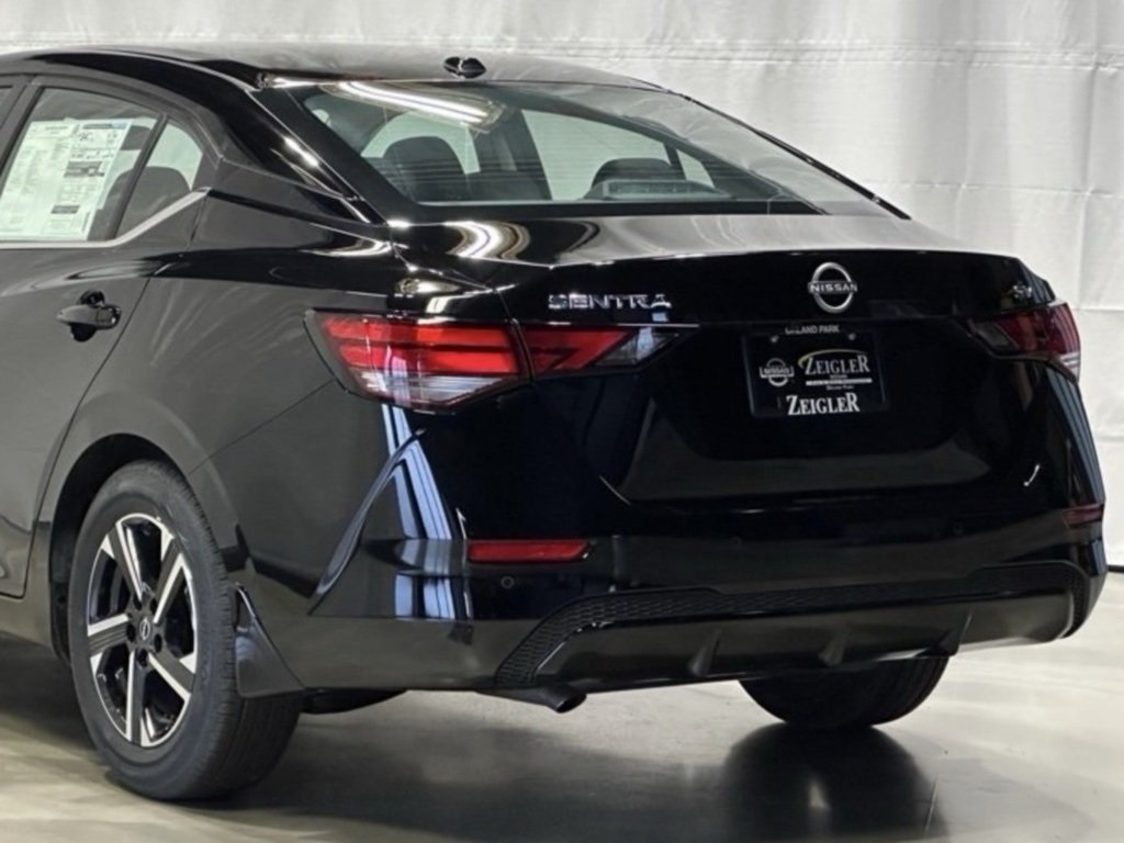 2025 Nissan Sentra SV photo 8