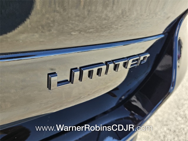 2025 Jeep Grand Cherokee Limited photo 12