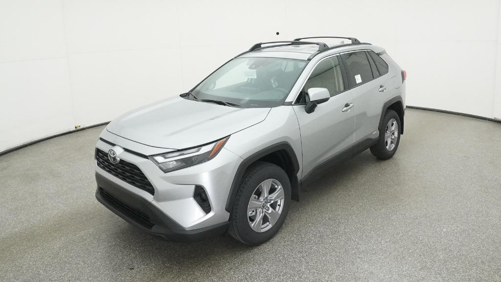 2025 Toyota RAV4 XLE's photo