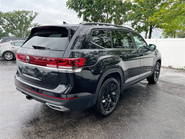 2025 Volkswagen Atlas SE Technology photo 12