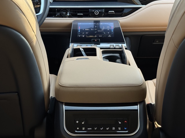 2025 Infiniti QX80 Sensory photo 24