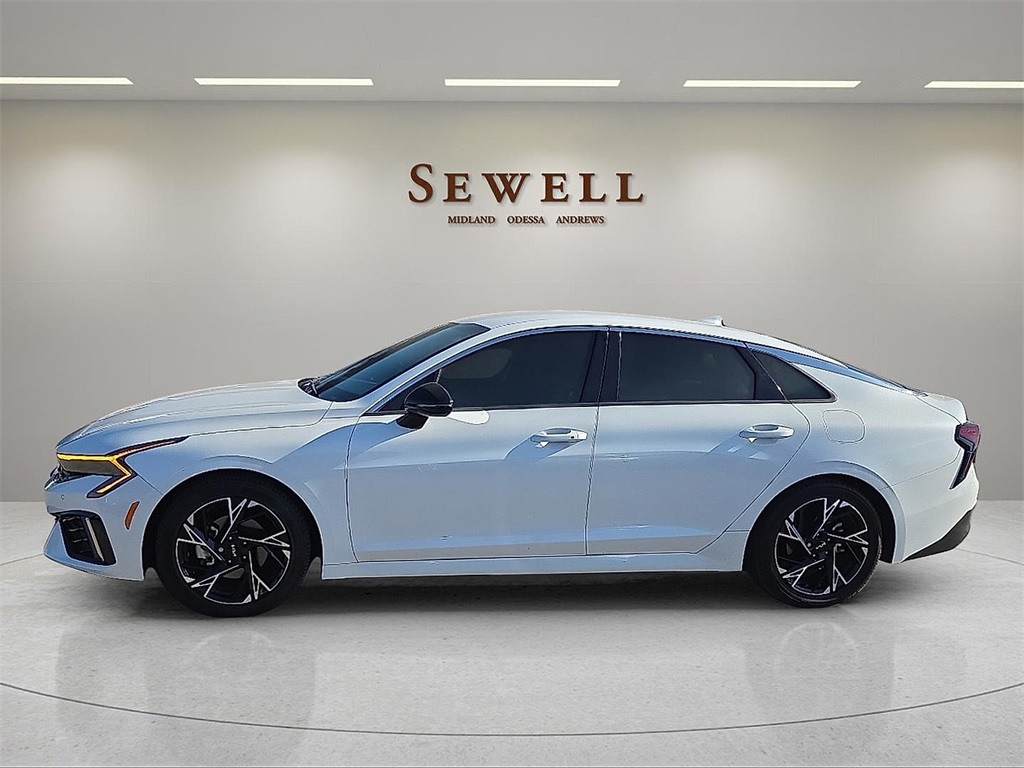 2025 Kia K5 GT-Line photo 2