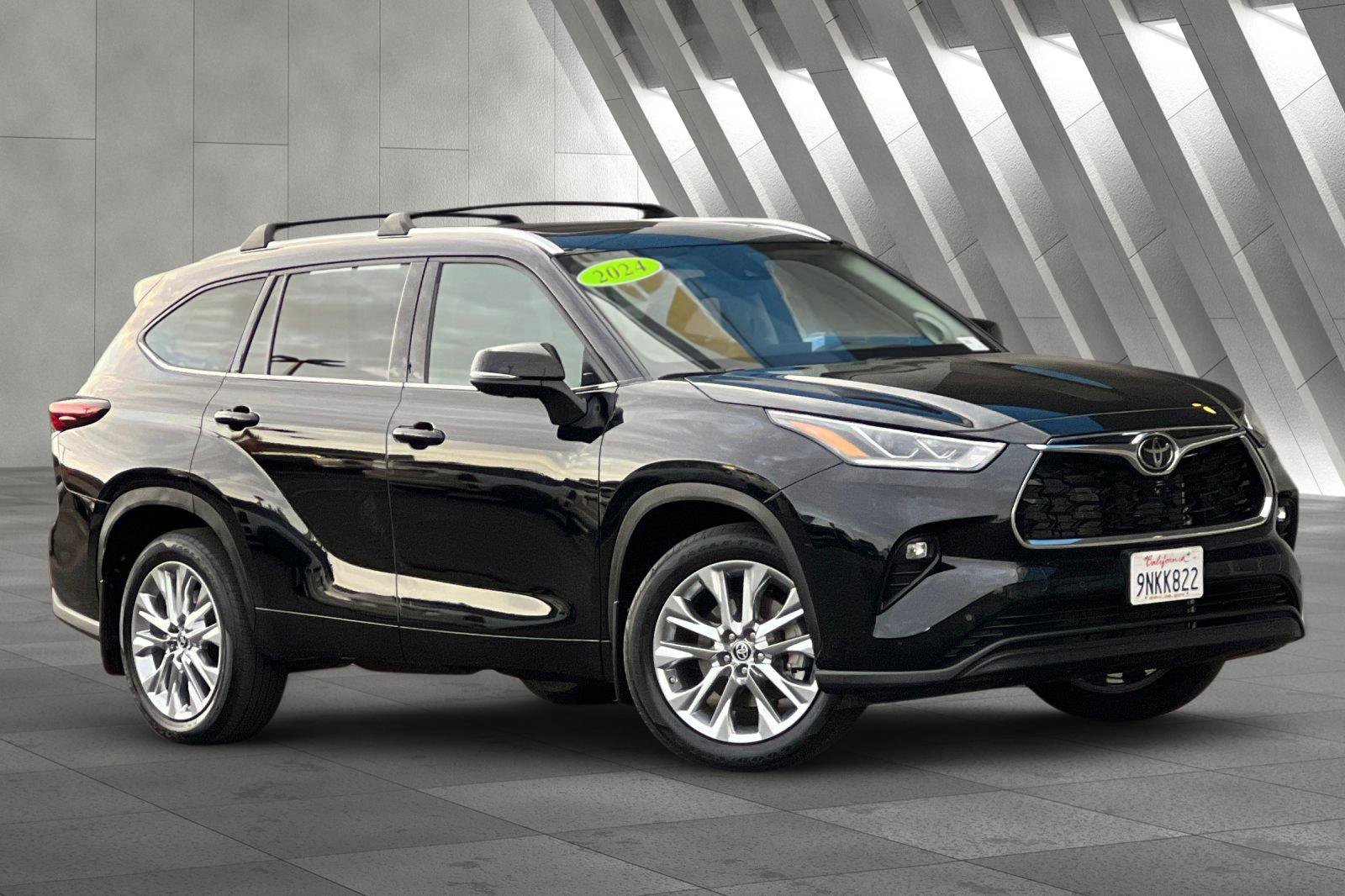 2024 Toyota Highlander Limited's photo