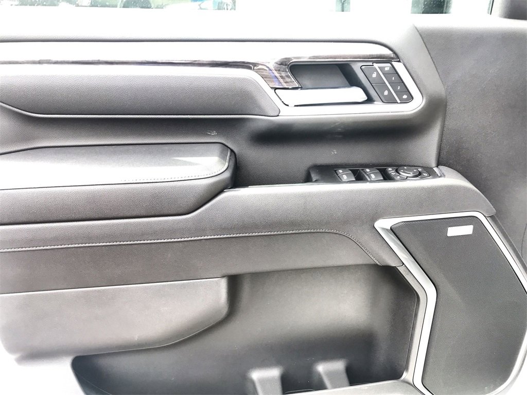 2025 Chevrolet Silverado 2500HD LTZ photo 13