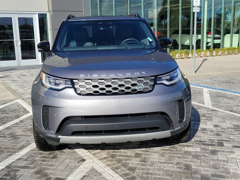 2025 Land Rover Discovery S photo 8