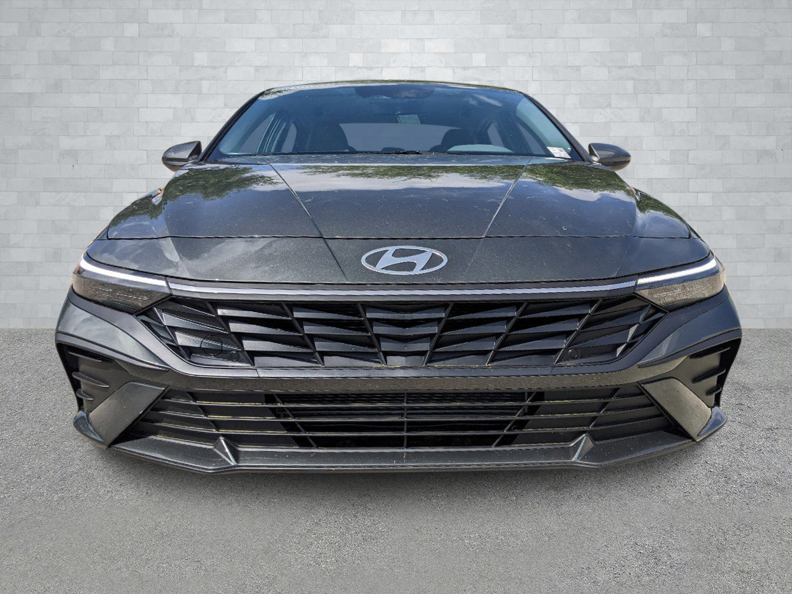2025 Hyundai Elantra SEL Sport photo 2