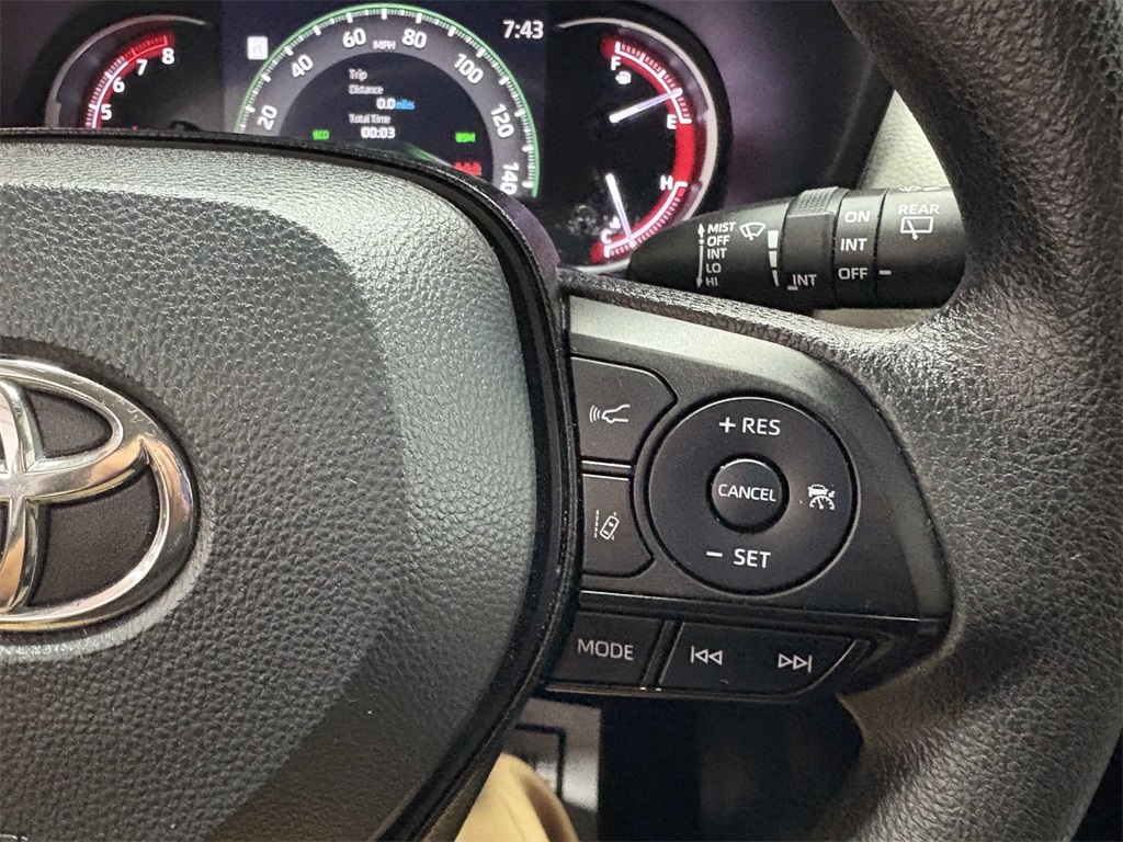 2024 Toyota RAV4 XLE photo 15