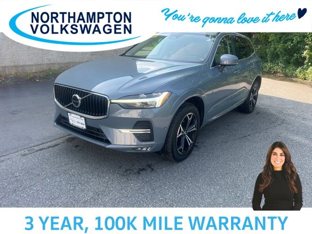 2022 Volvo XC60 B5 Momentum photo 2