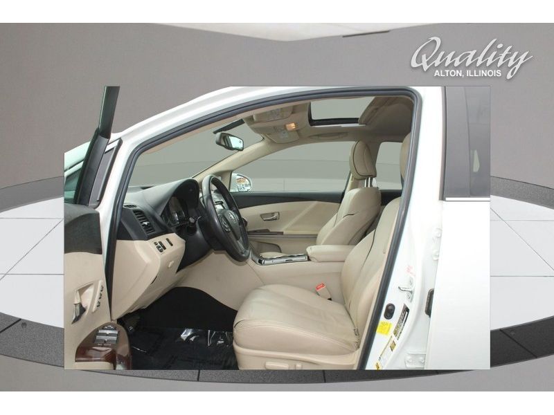 2013 Toyota Venza LE photo 7