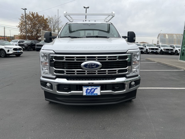 2025 Ford F-350 XL photo 3