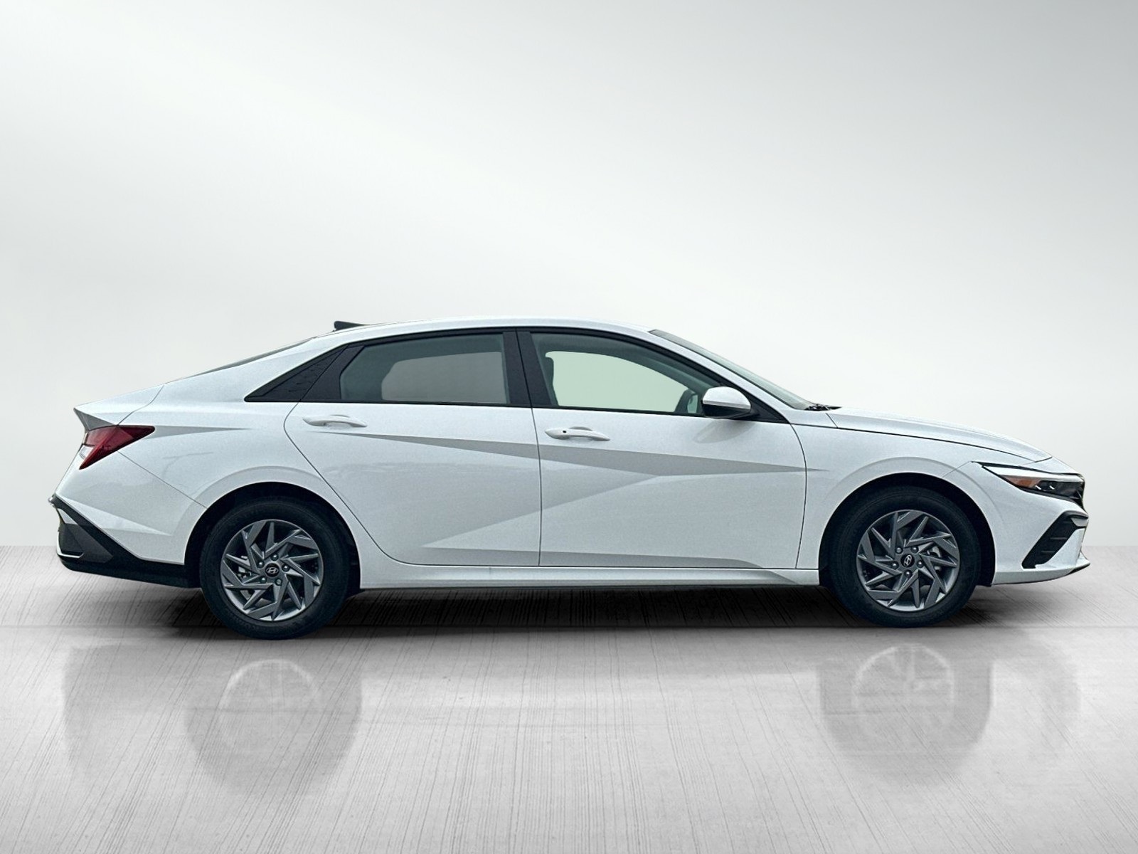 2025 Hyundai Elantra Hybrid Blue photo 3