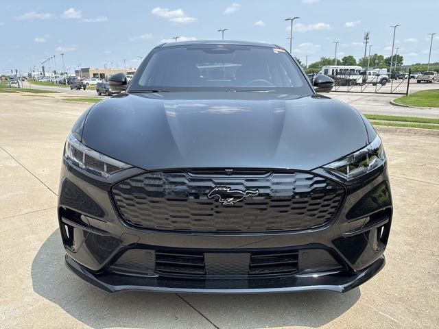 2025 Ford Mustang Mach-E GT photo 3