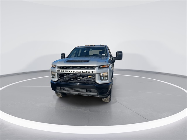 2023 Chevrolet Silverado 2500HD Custom photo 2