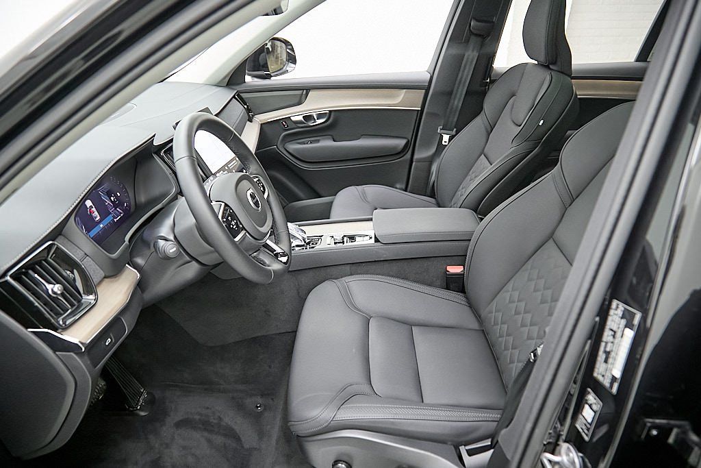 2026 VOLVO XC90 - Image 13