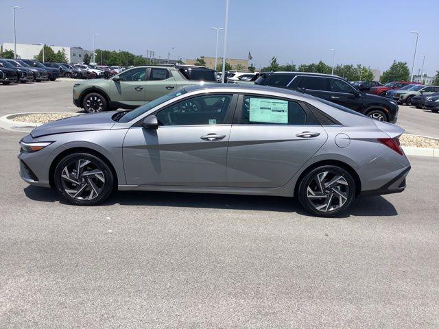 2025 Hyundai Elantra Limited's photo