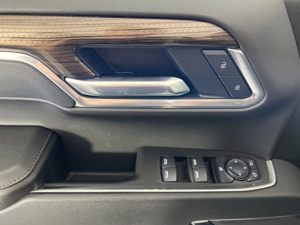 2025 Chevrolet Silverado 1500 LT photo 13
