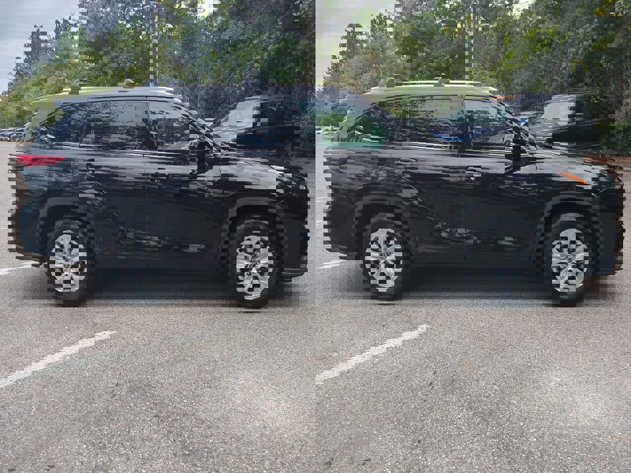 2022 Toyota Highlander XLE photo 4