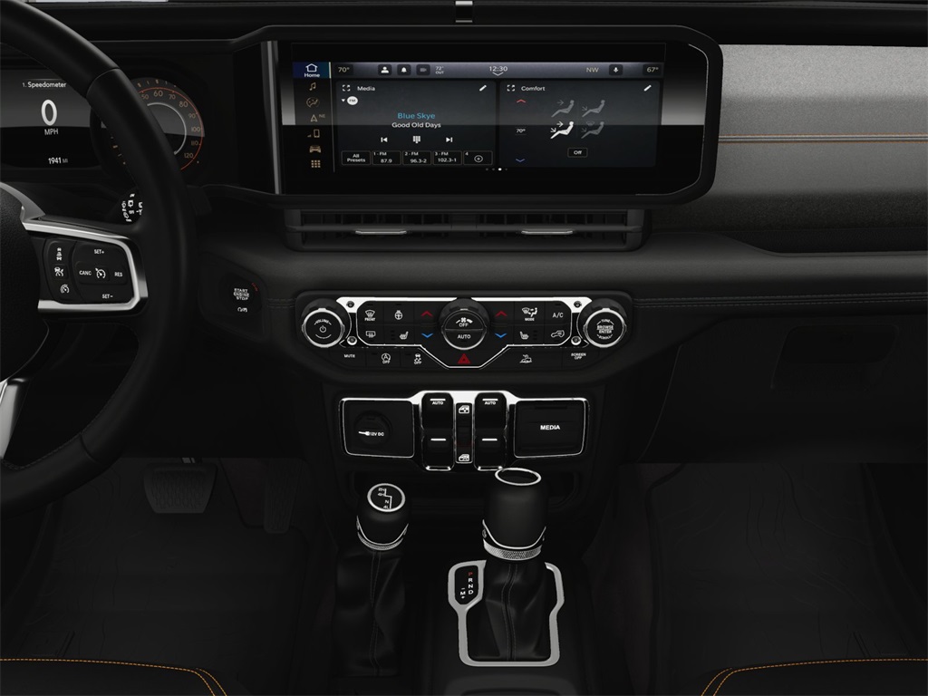 2025 Jeep Wrangler Sahara photo 17