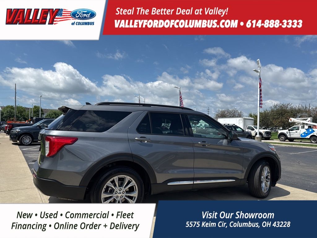 2022 Ford Explorer XLT photo 3