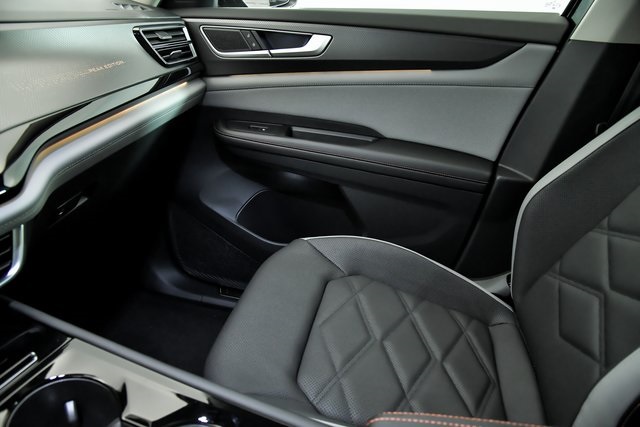 2025 Volkswagen Atlas Peak Edition SE photo 21