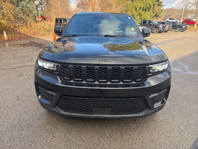 2023 Jeep Grand Cherokee Altitude photo 4