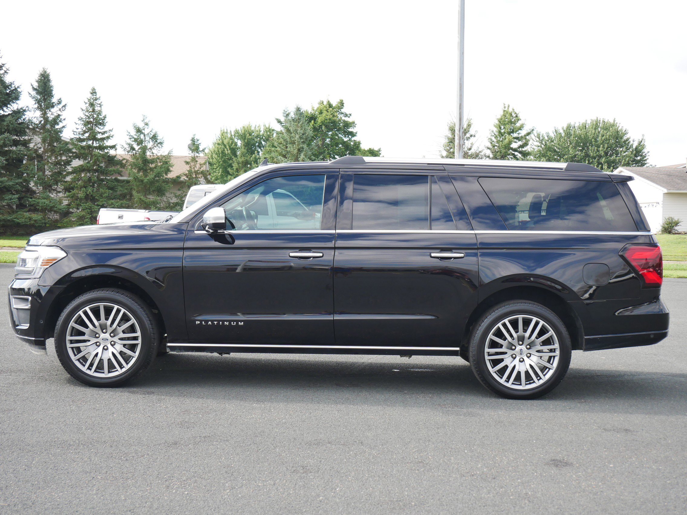 Used 2024 Ford Expedition Platinum with VIN 1FMJK1M81REA05191 for sale in Hastings, Minnesota