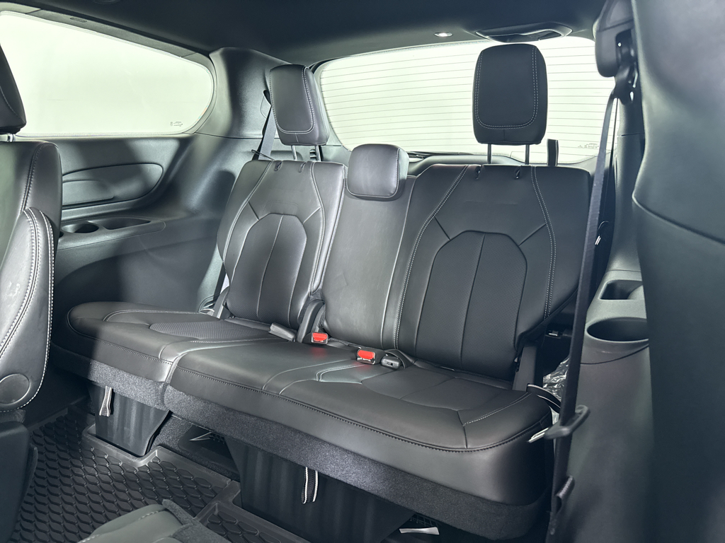 2025 Chrysler Pacifica photo 23