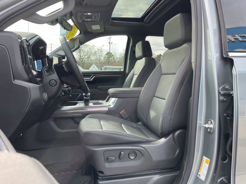 2026 Chevrolet Silverado 1500 LTZ photo 3