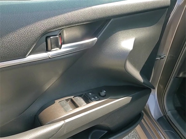 2023 Toyota Camry LE photo 10